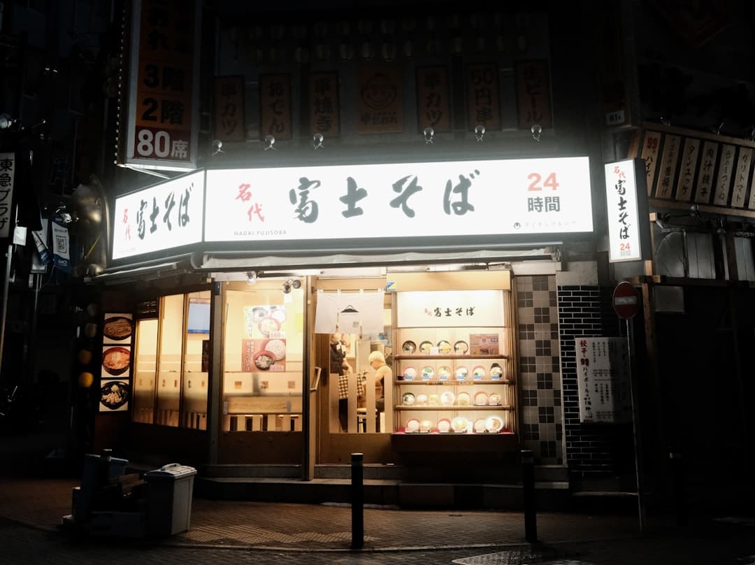 《黑寡妇》演员抨击漫威：“只为了卖票”